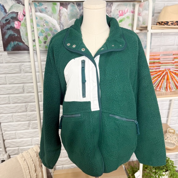 Free People New Hit The Slopes Fleece Jacket in Evergreen combo - Picture 2 of 4